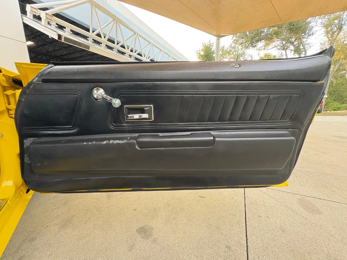Vehicle photo 35