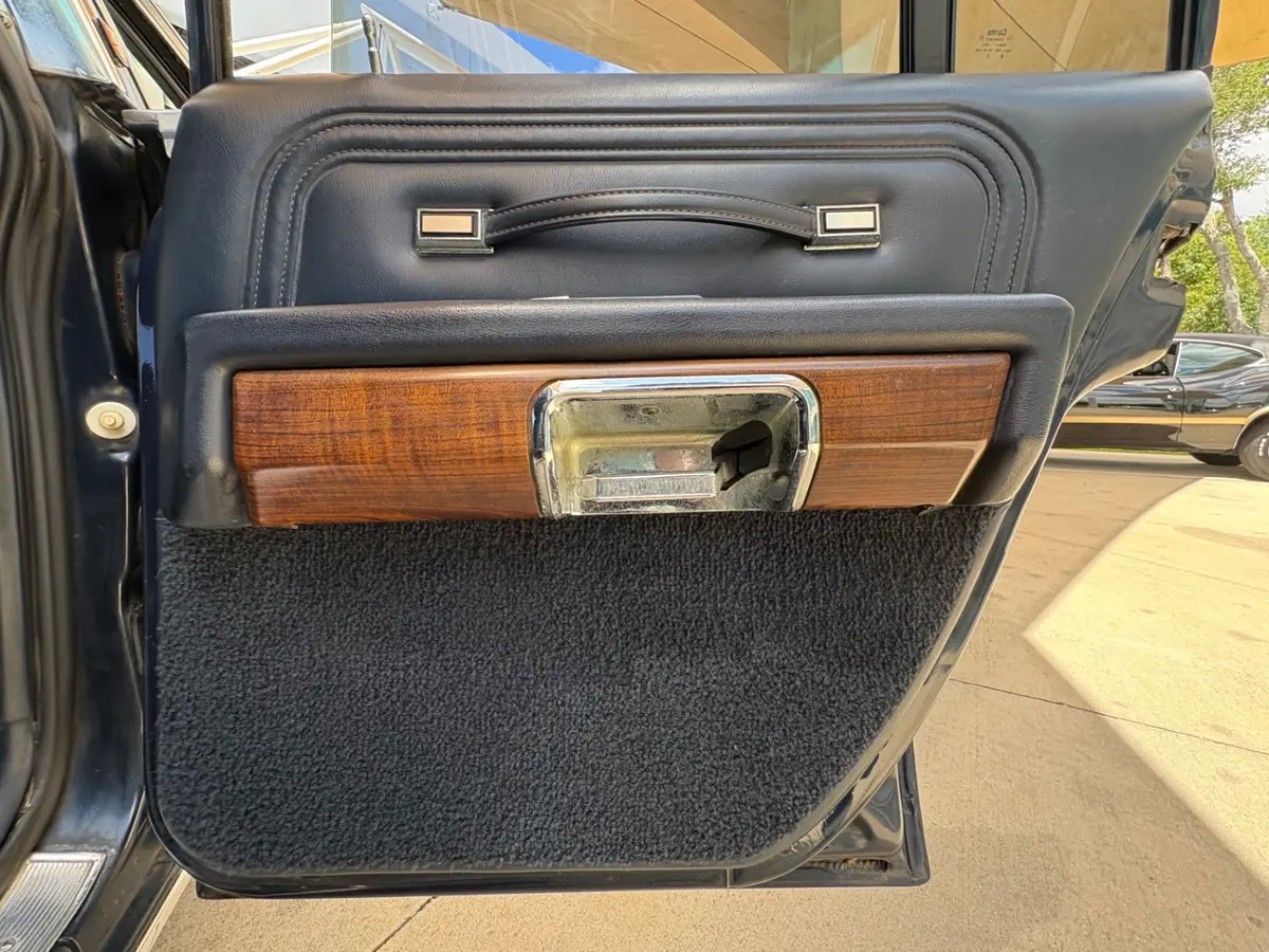 Vehicle photo 40
