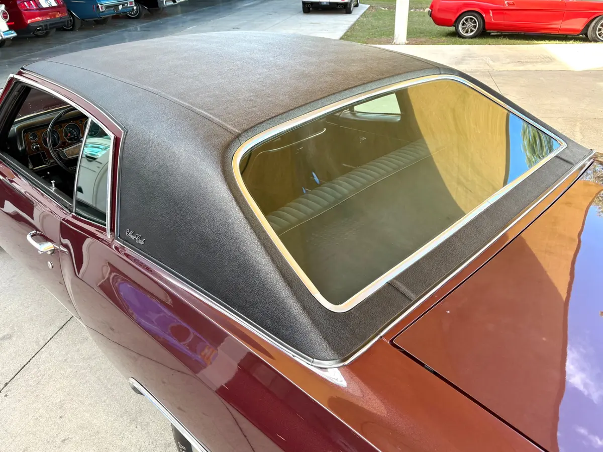 Vehicle photo 15