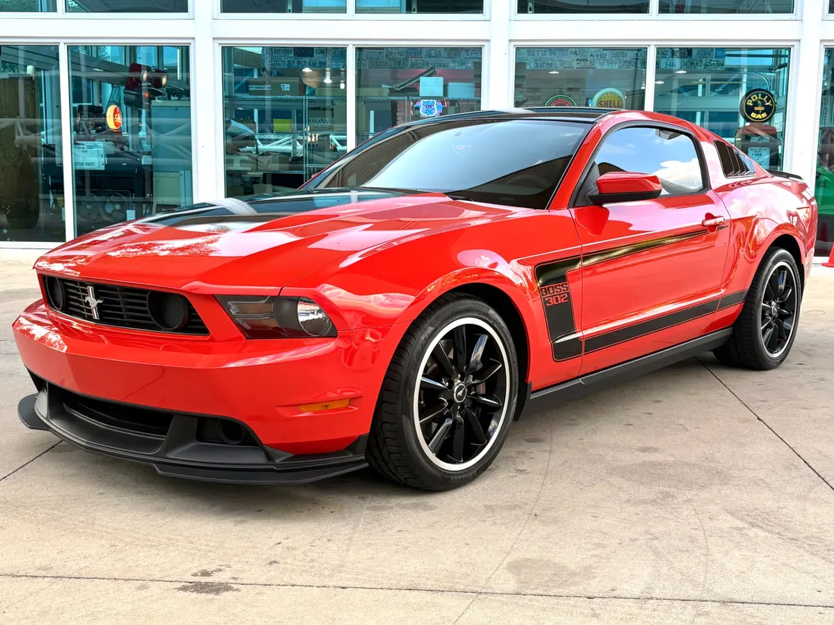 Vehicle photo 11