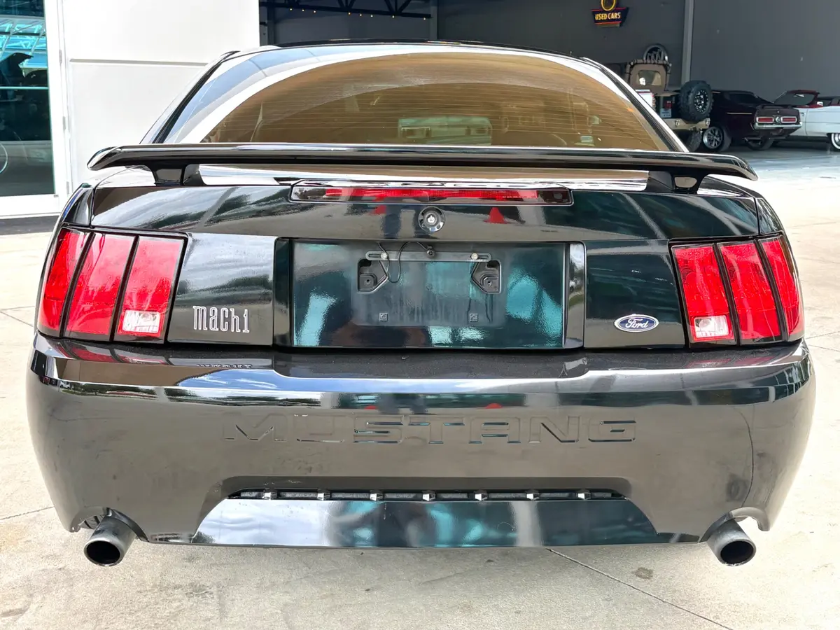 Vehicle photo 7