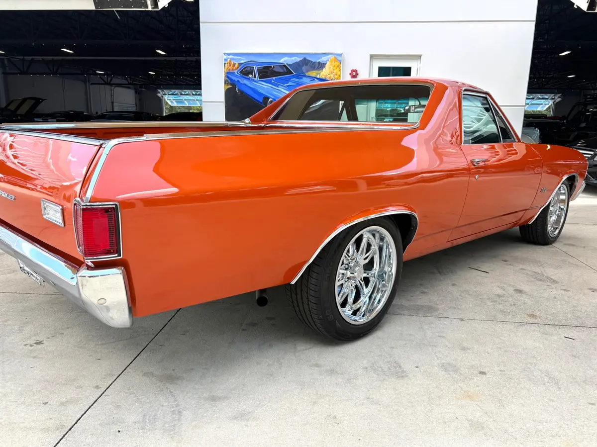 Vehicle photo 16