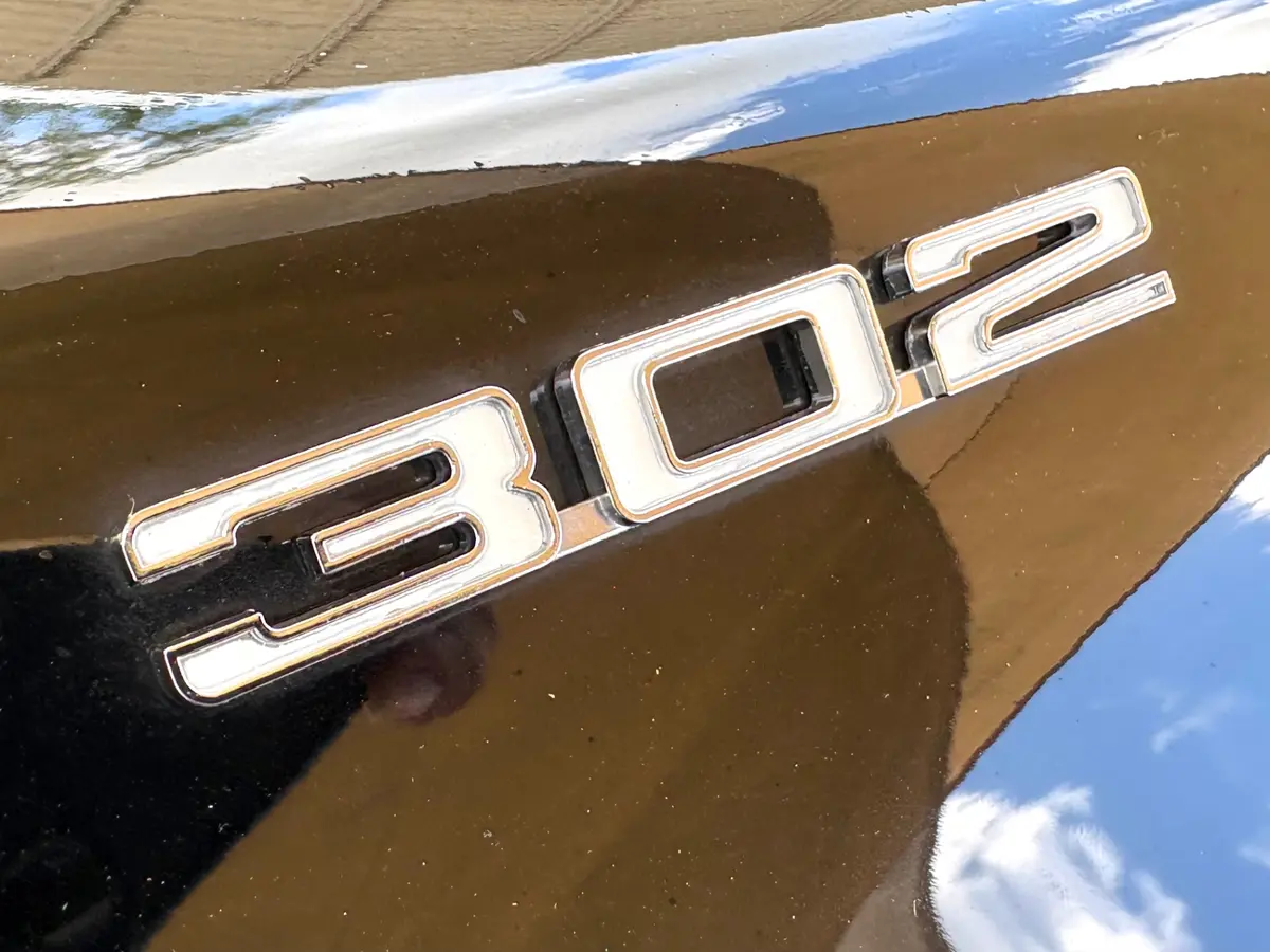 Vehicle photo 34