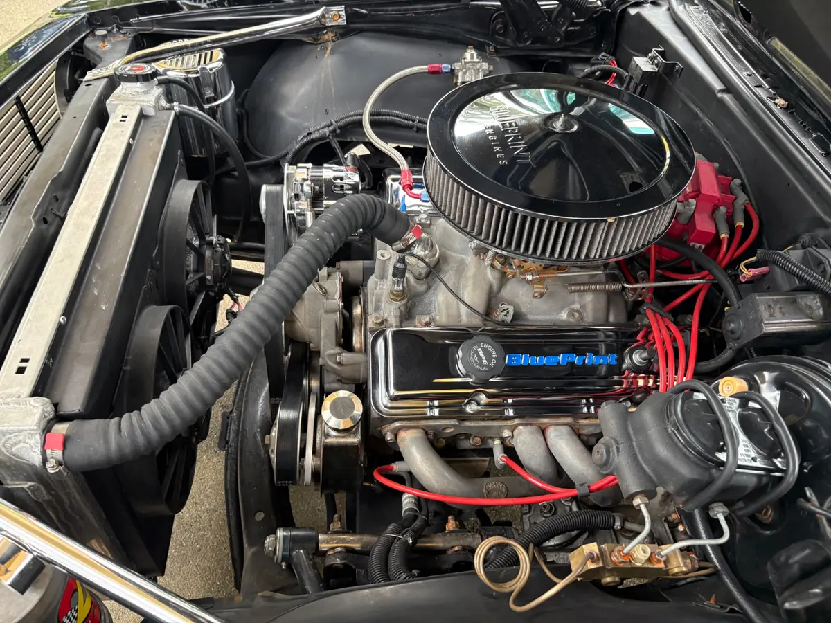 Vehicle photo 29