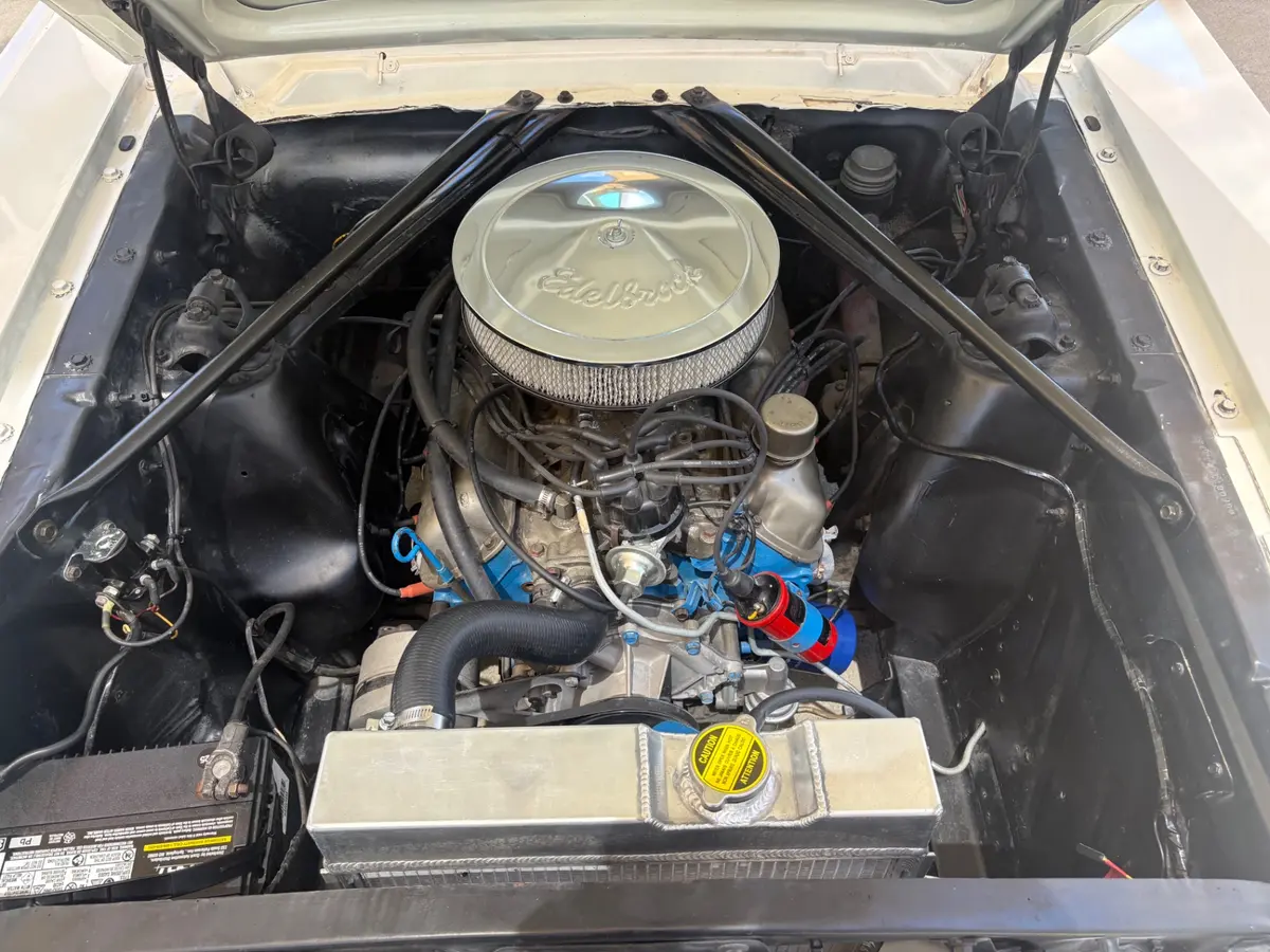 Vehicle photo 34