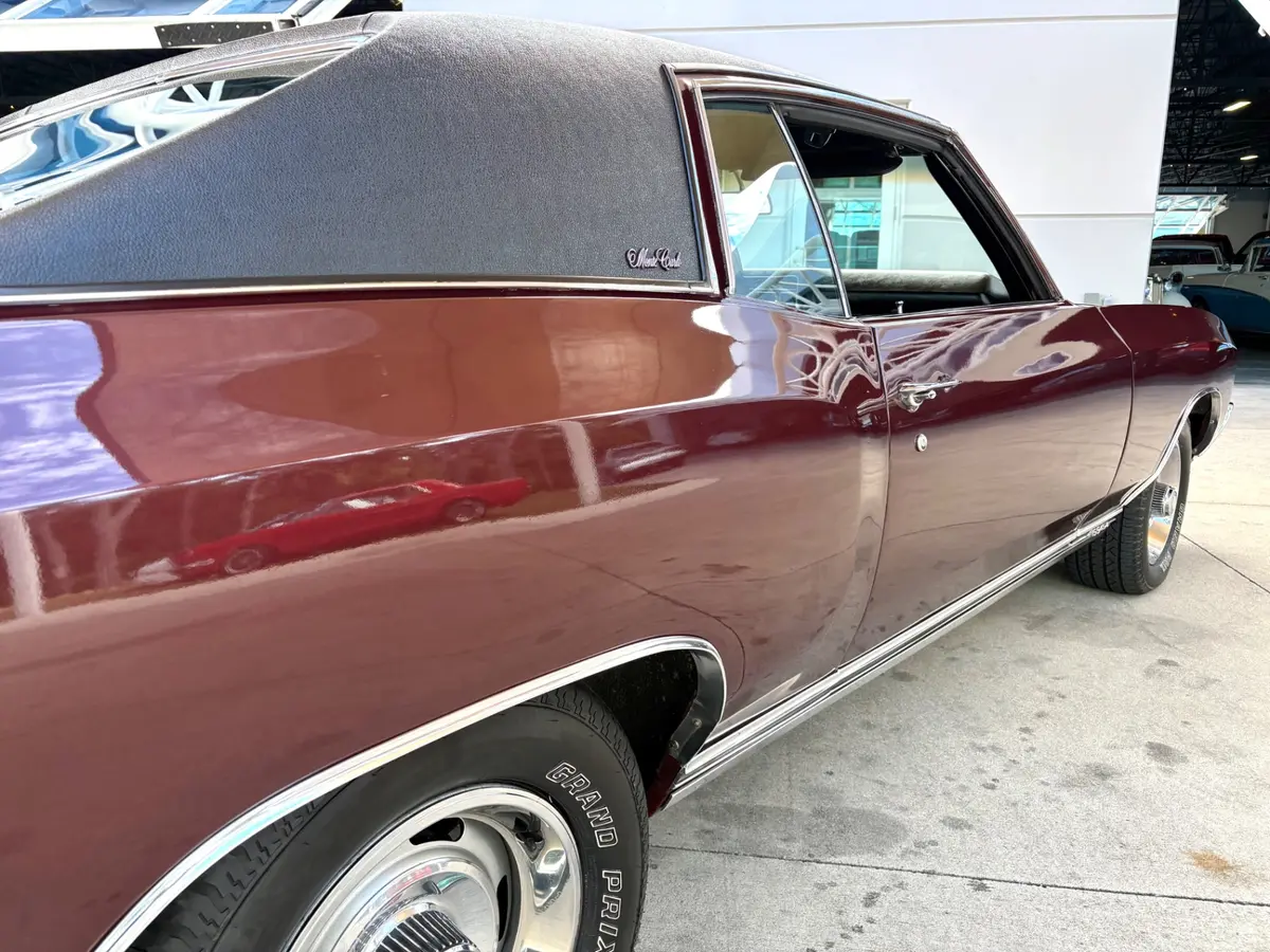 Vehicle photo 24