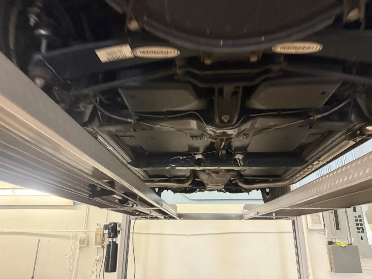 Vehicle photo 52