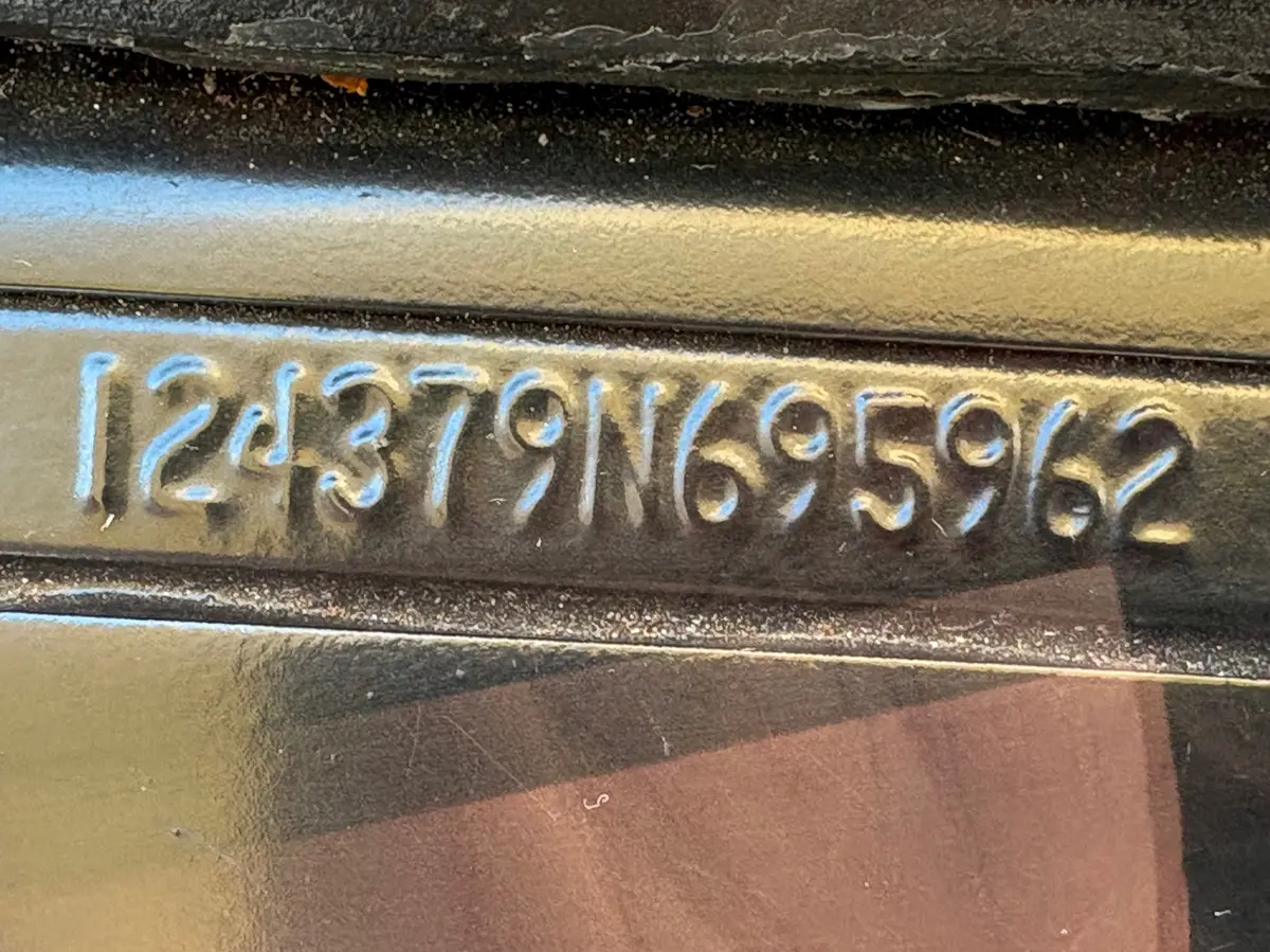 Vehicle photo 23