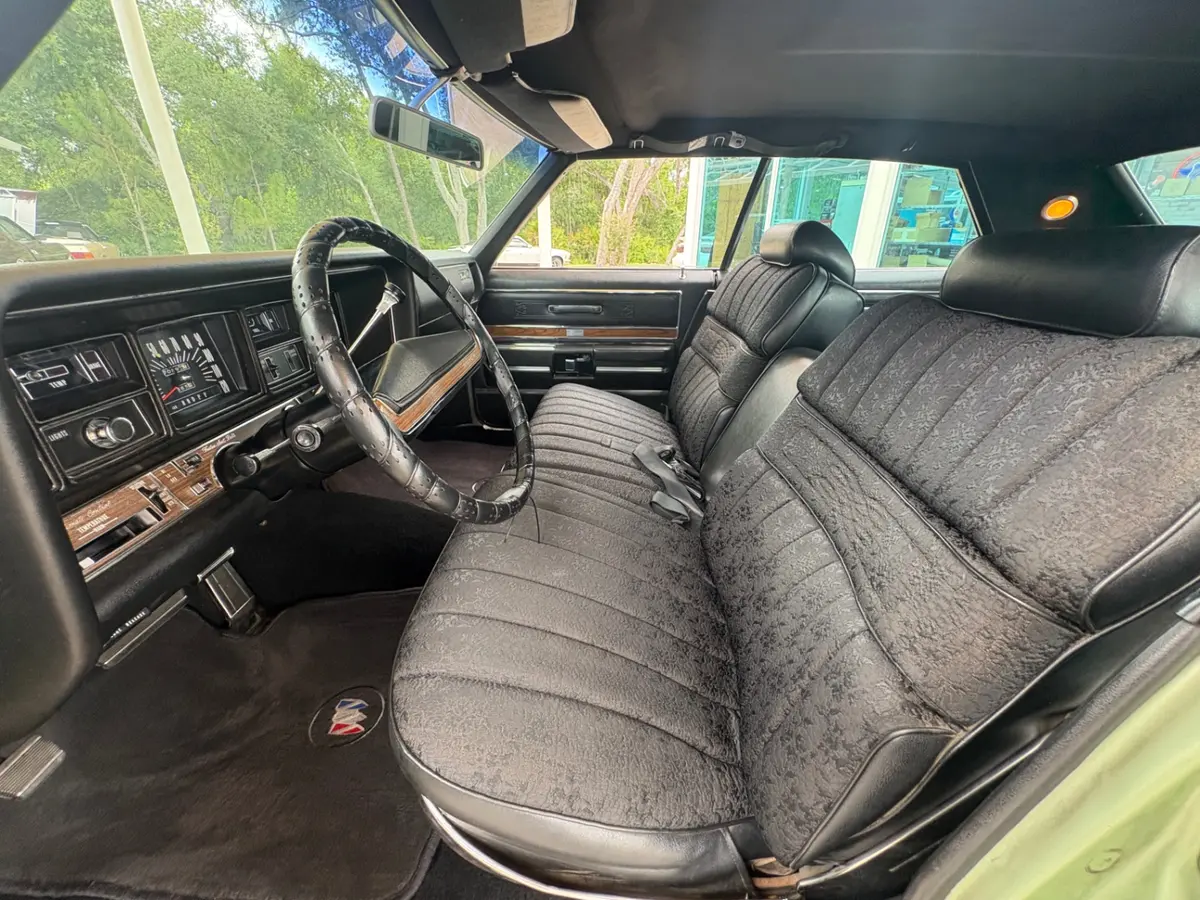 Vehicle photo 37
