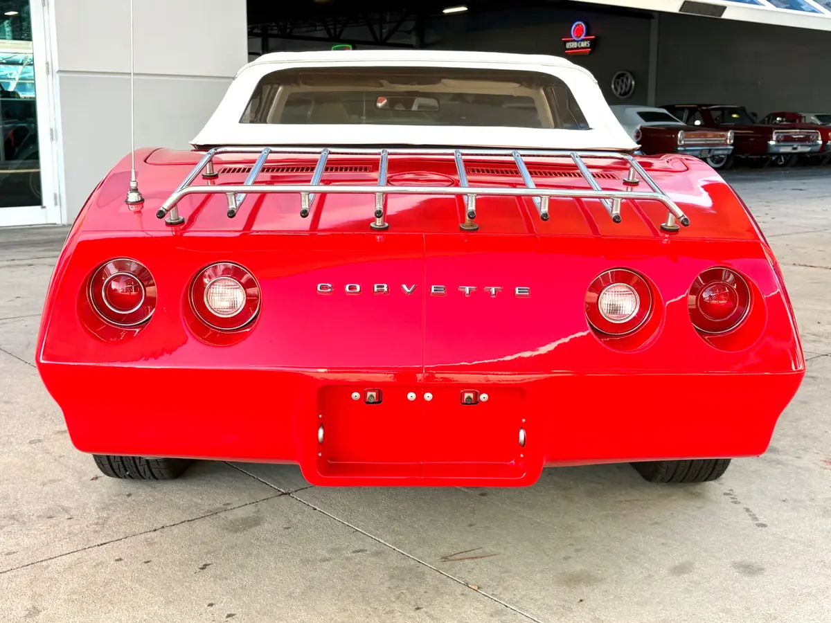 Vehicle photo 23