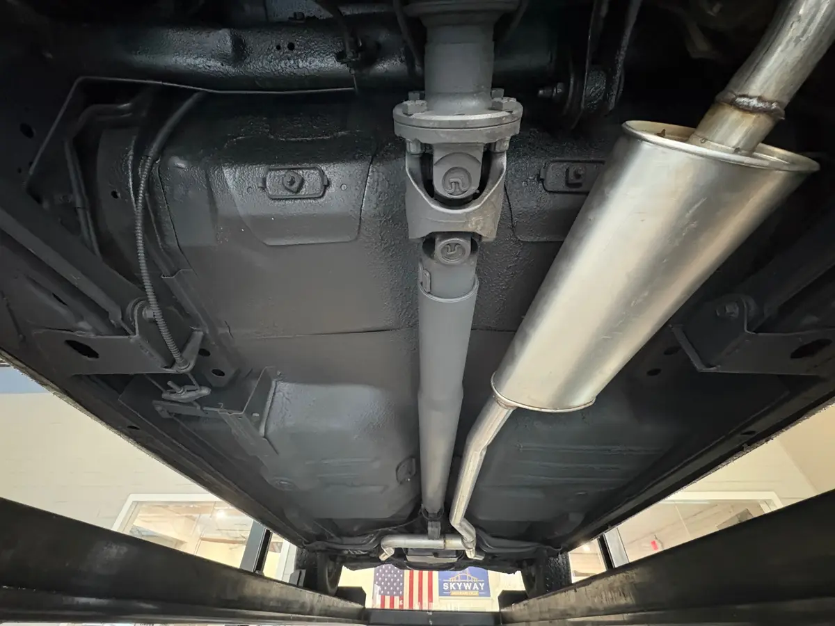 Vehicle photo 45