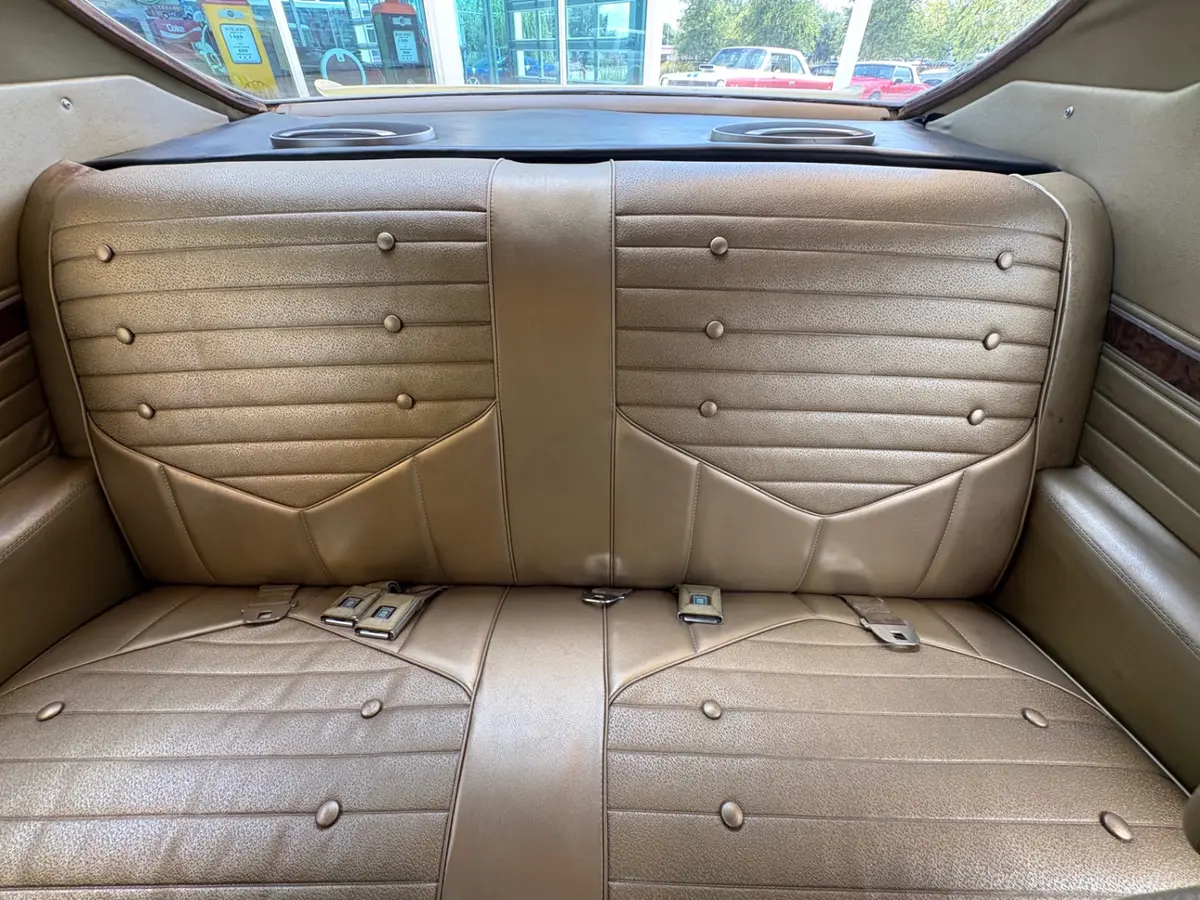 Vehicle photo 36