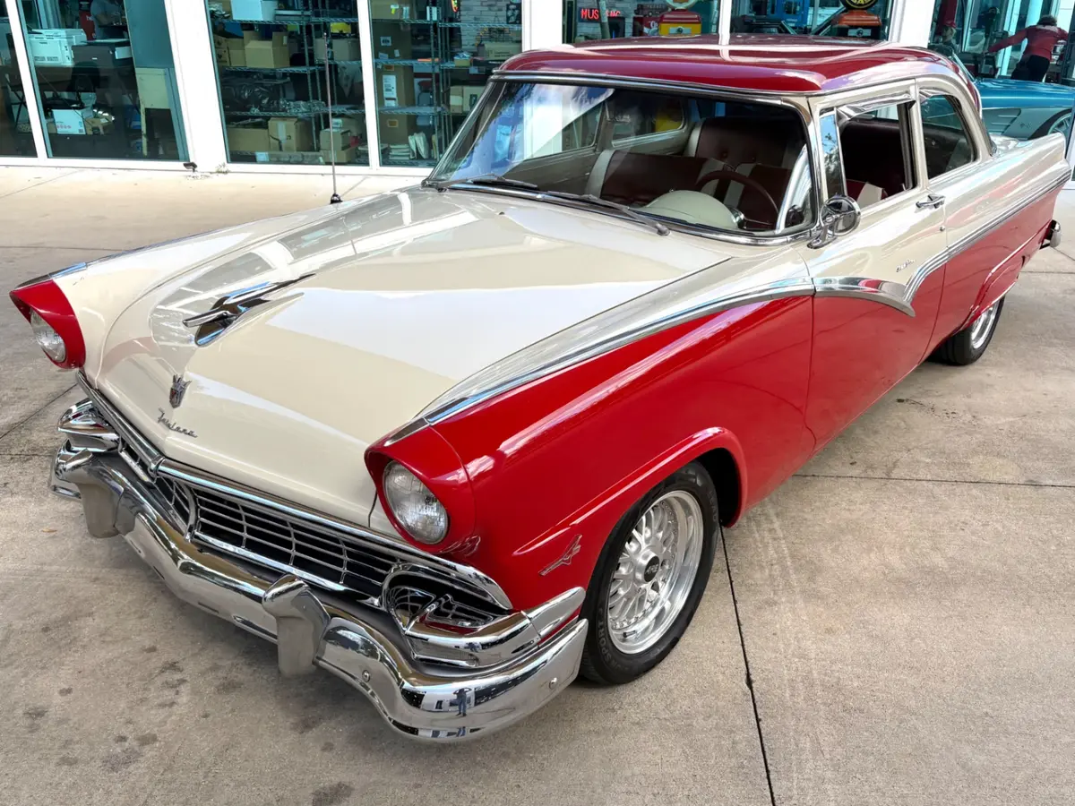 Vehicle photo 20