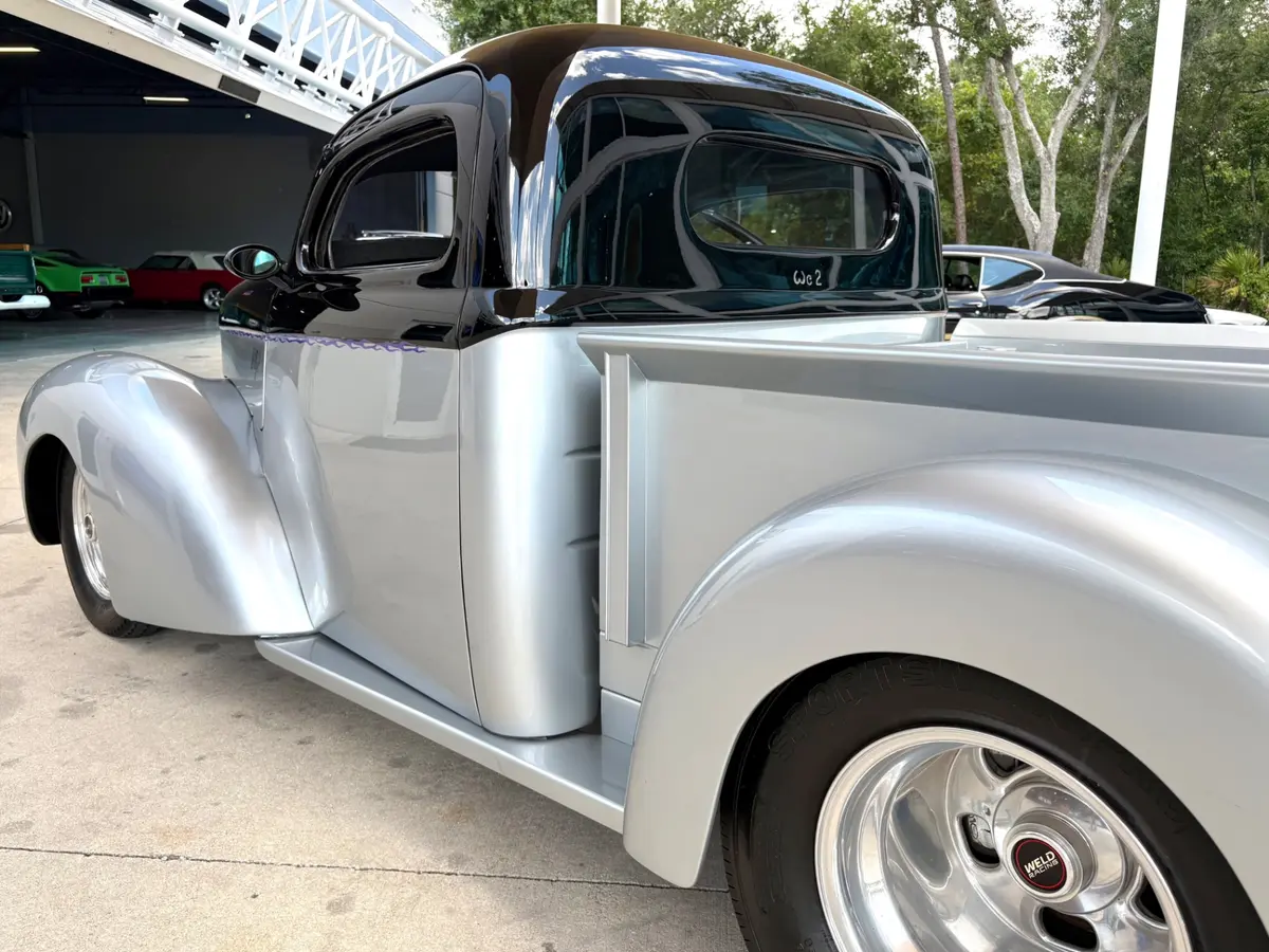 Vehicle photo 14