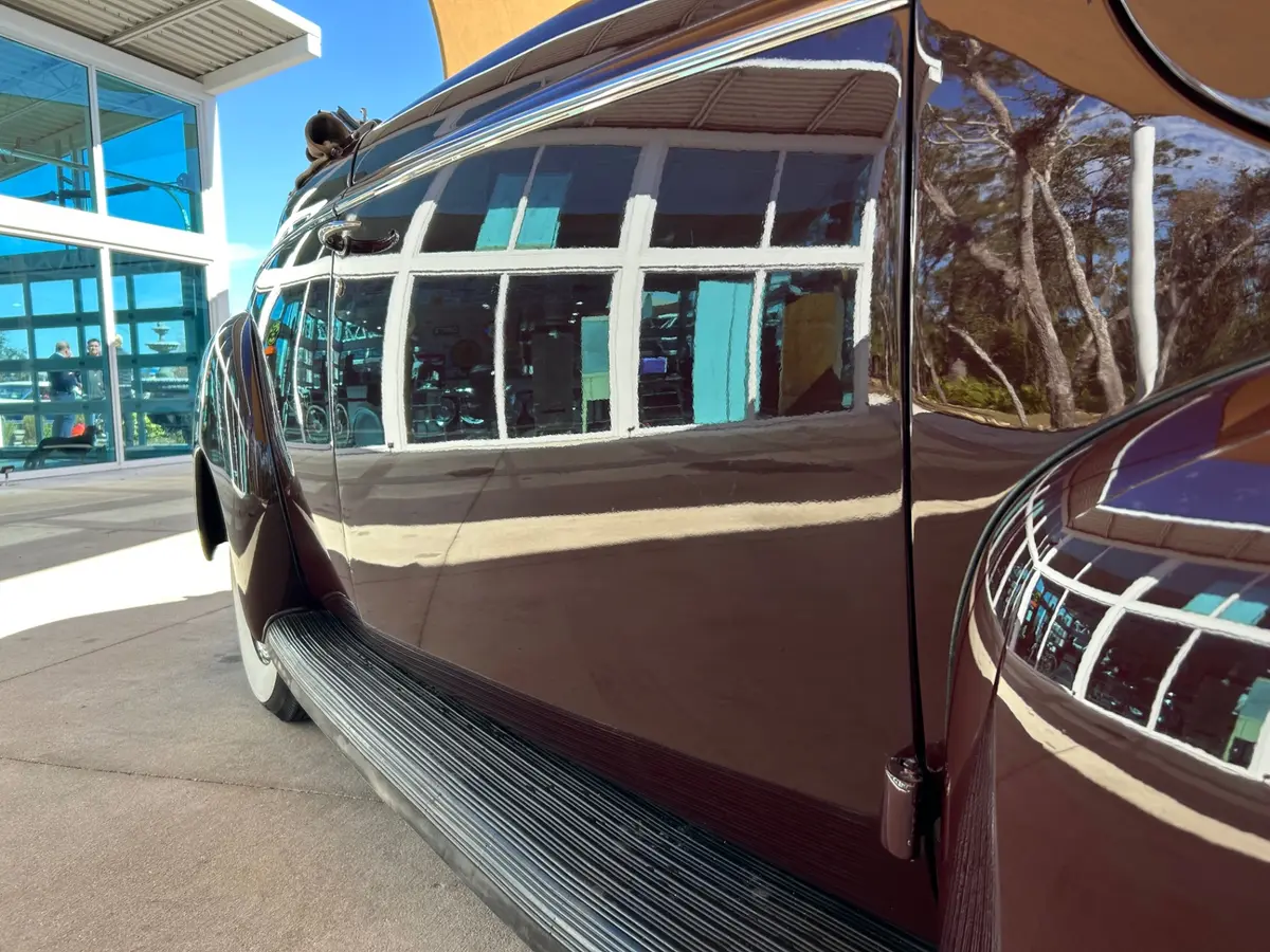 Vehicle photo 19