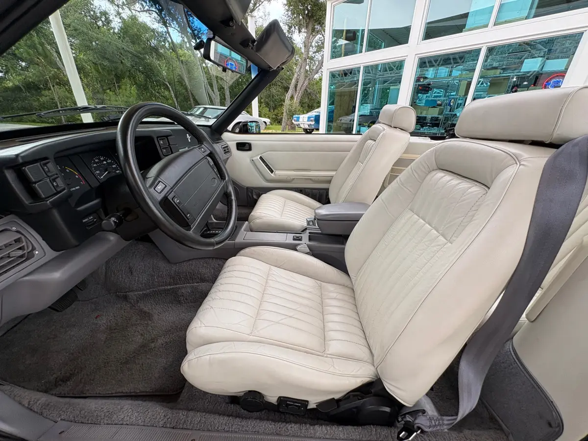 Vehicle photo 39