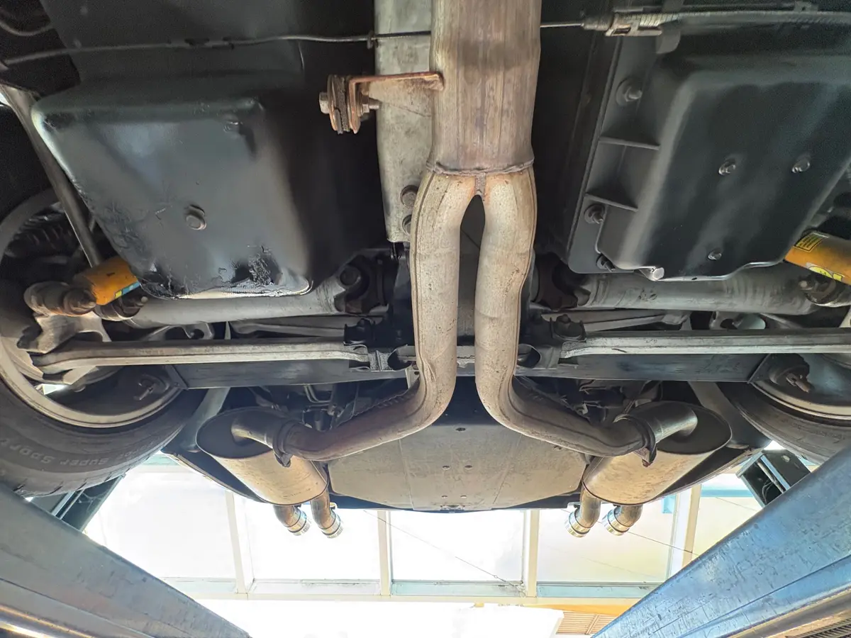 Vehicle photo 52