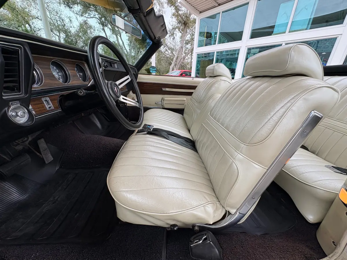 Vehicle photo 41