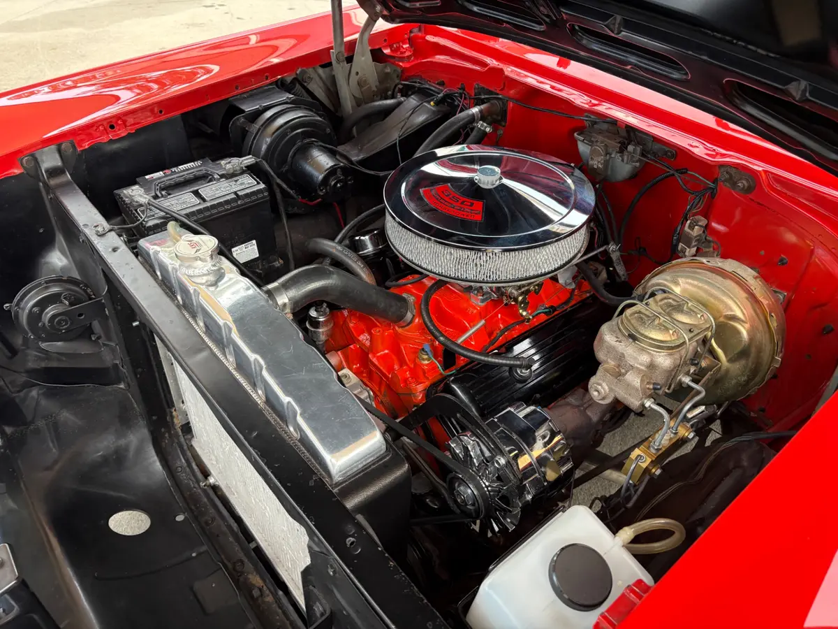 Vehicle photo 33