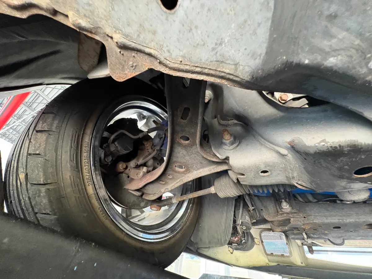 Vehicle photo 52