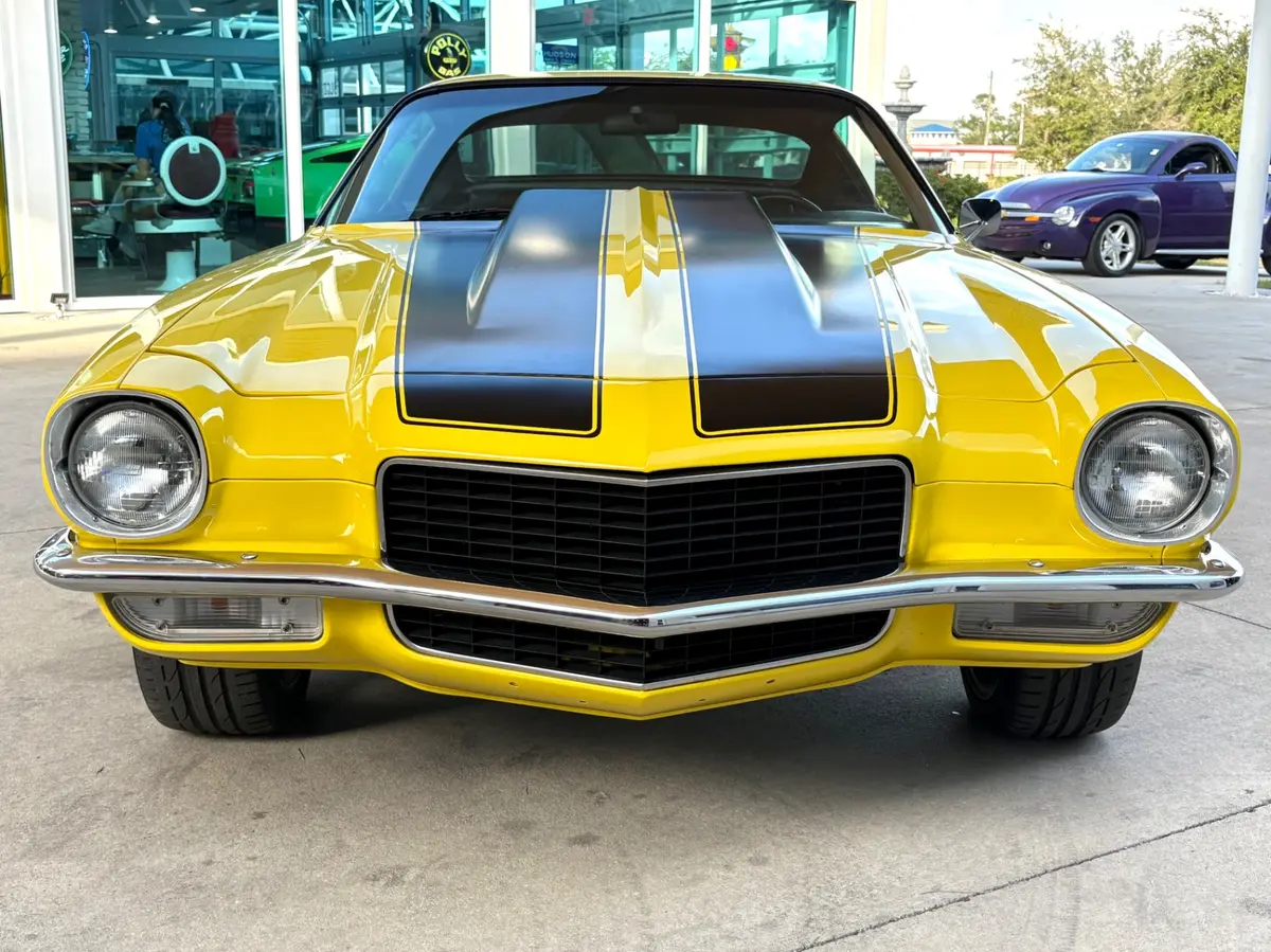 Vehicle photo 2