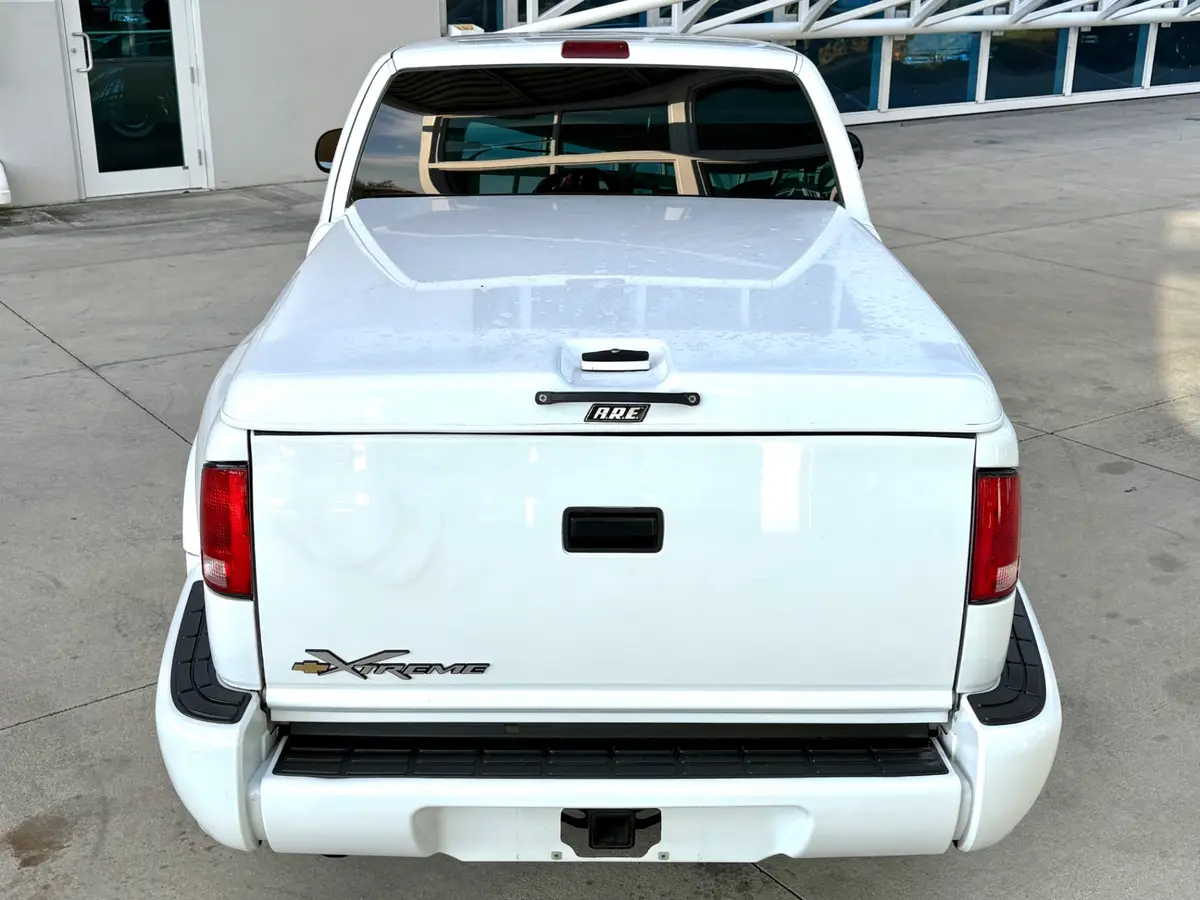 Vehicle photo 8