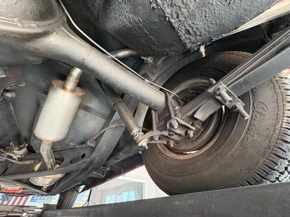Vehicle photo 52