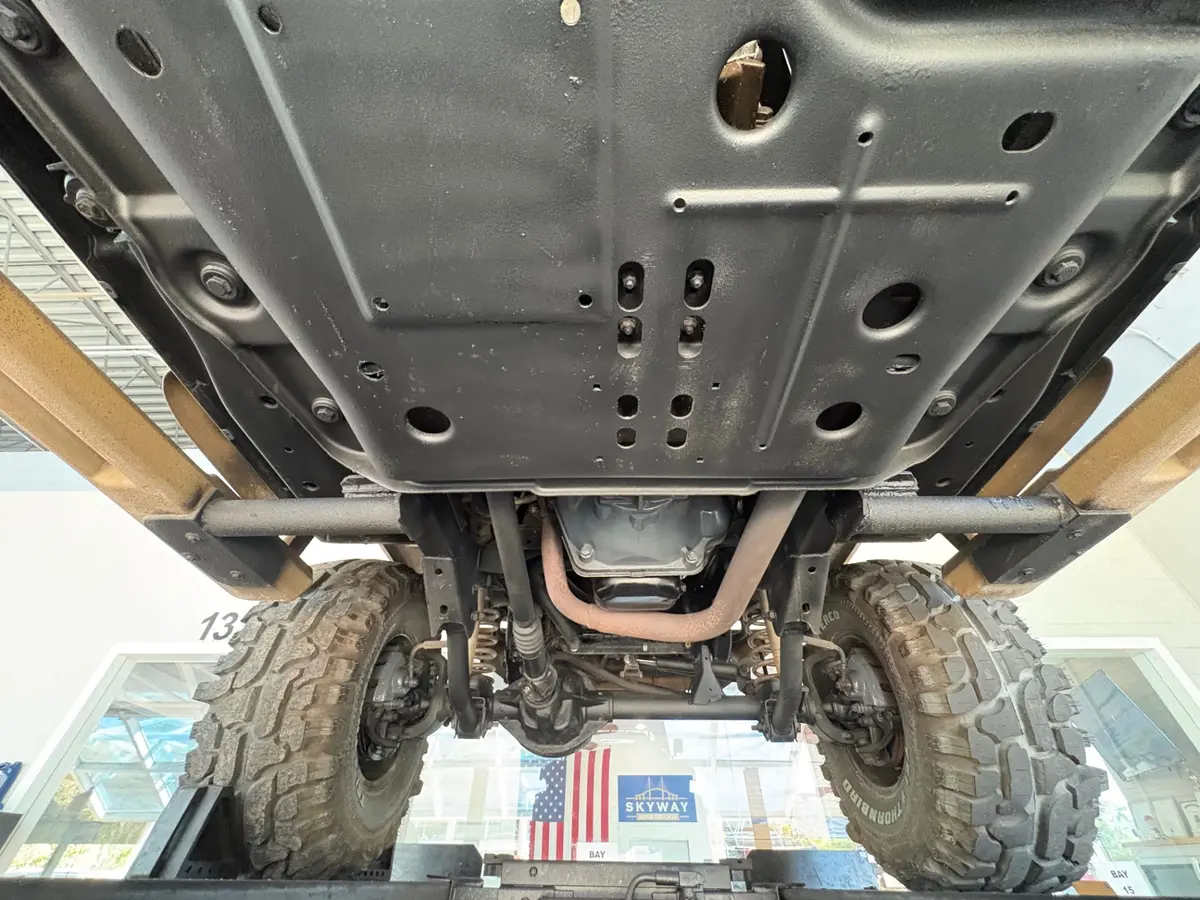 Vehicle photo 46