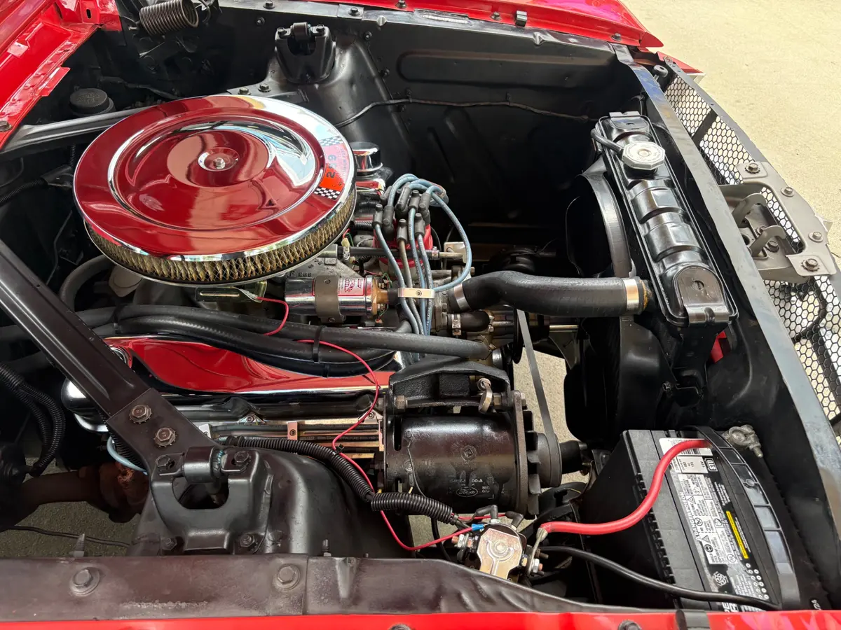 Vehicle photo 28