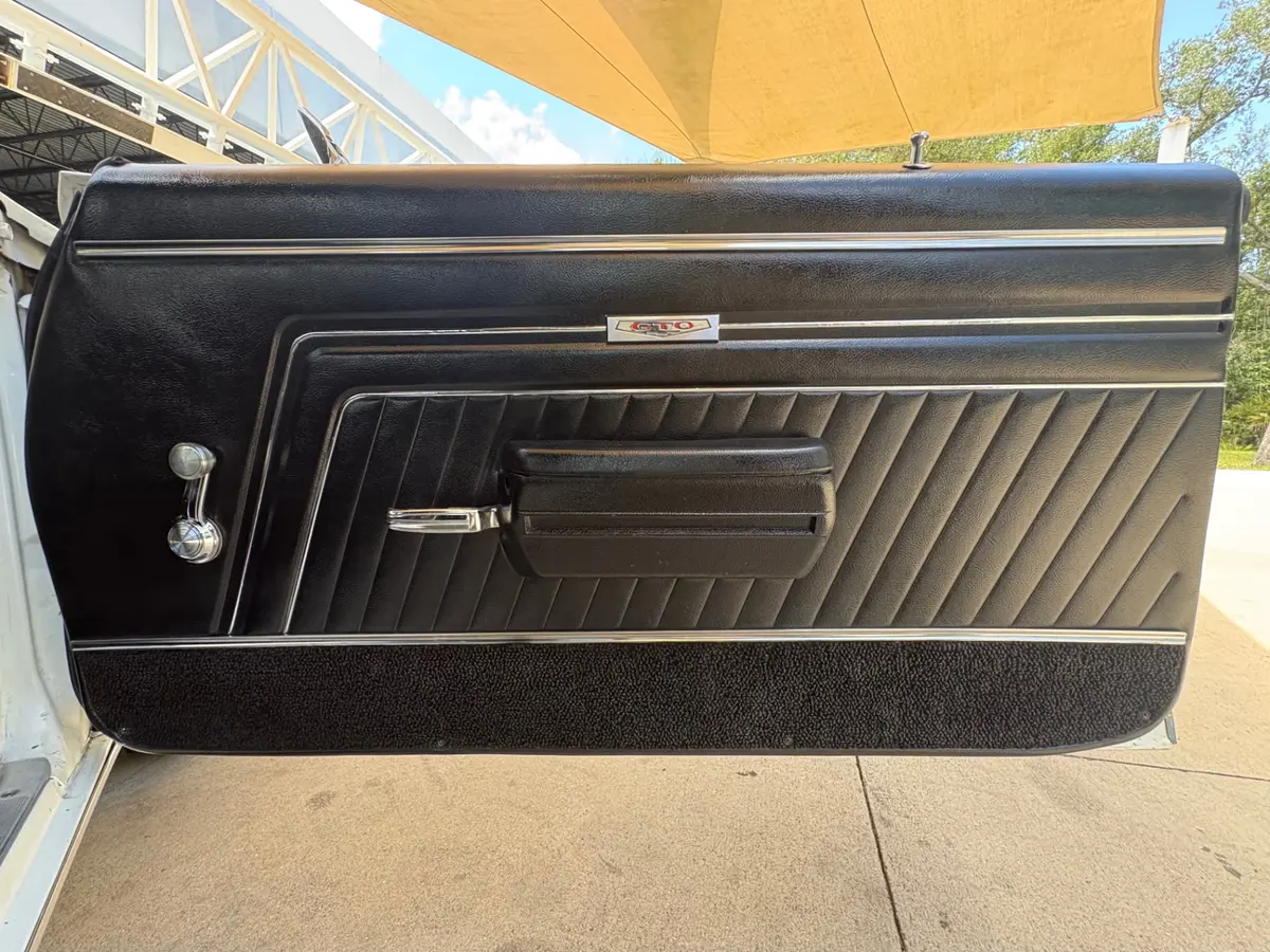 Vehicle photo 41