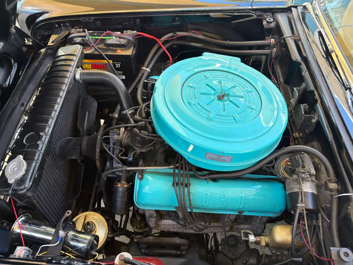 Vehicle photo 28