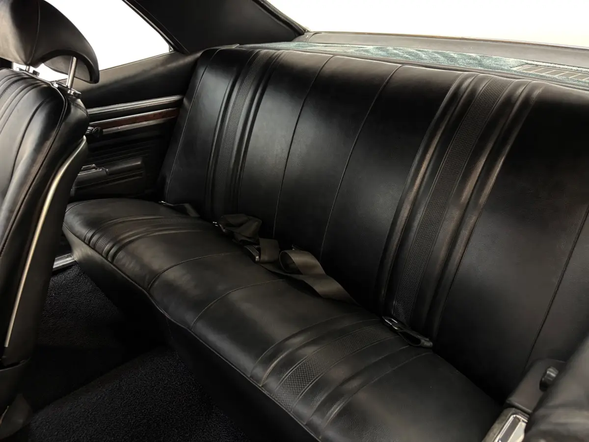 Vehicle photo 29