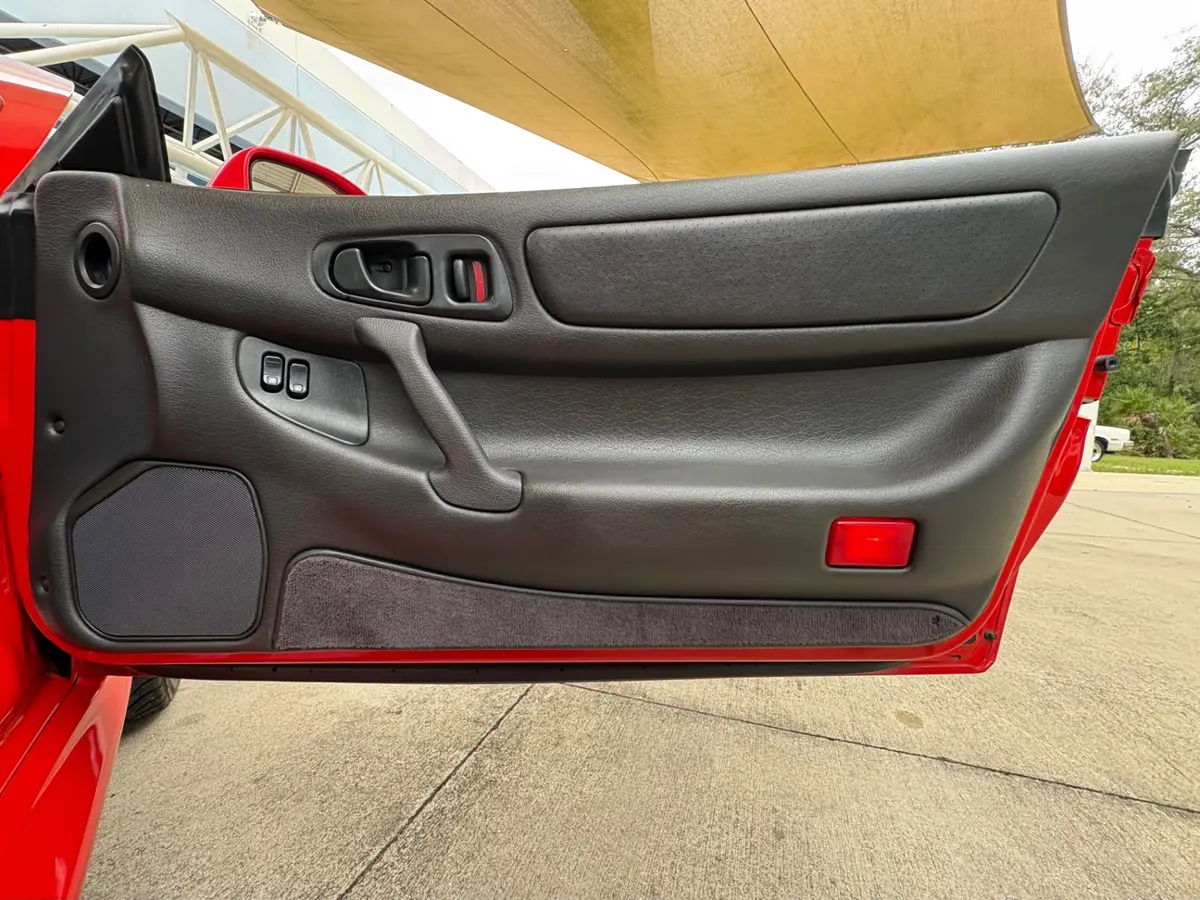 Vehicle photo 40