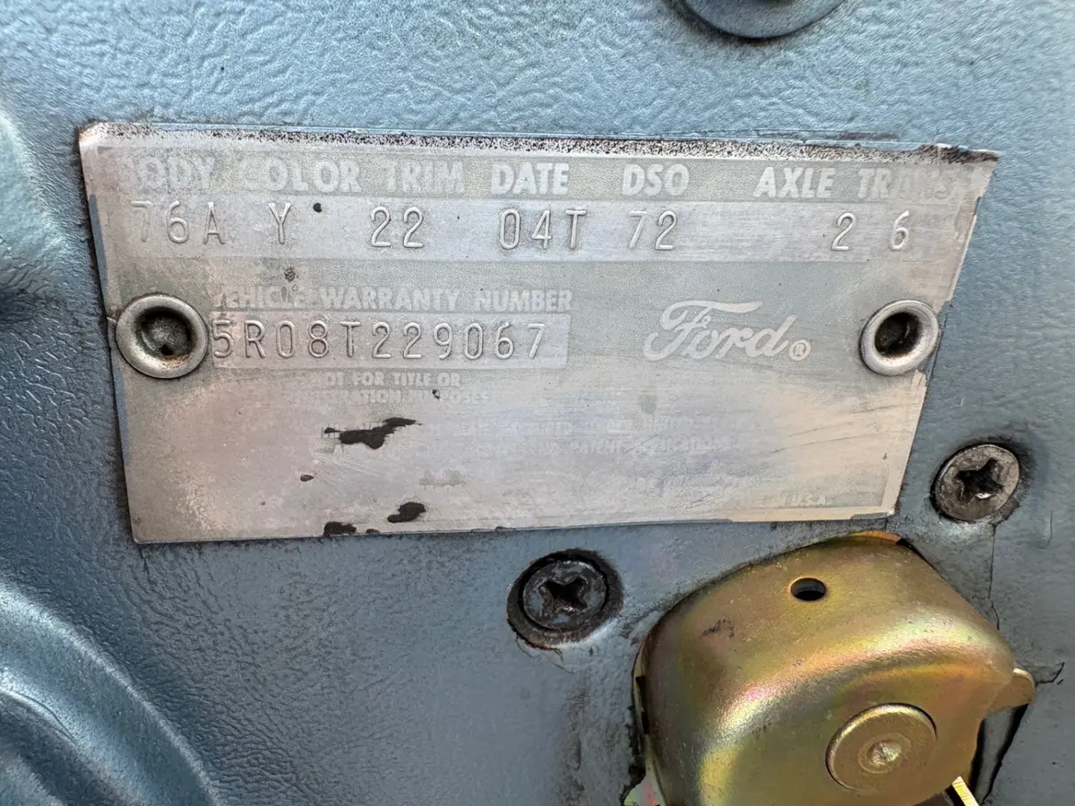 Vehicle photo 30