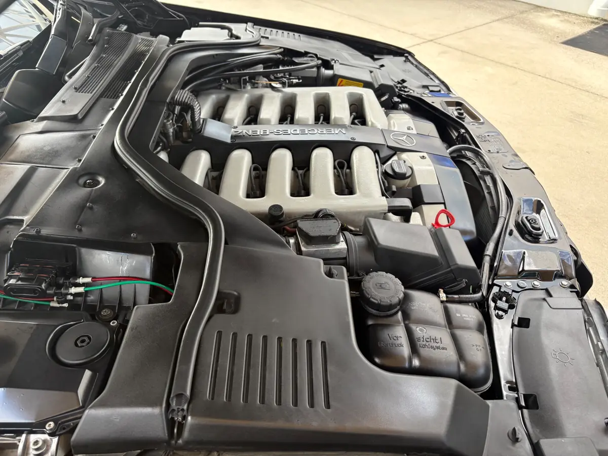 Vehicle photo 25