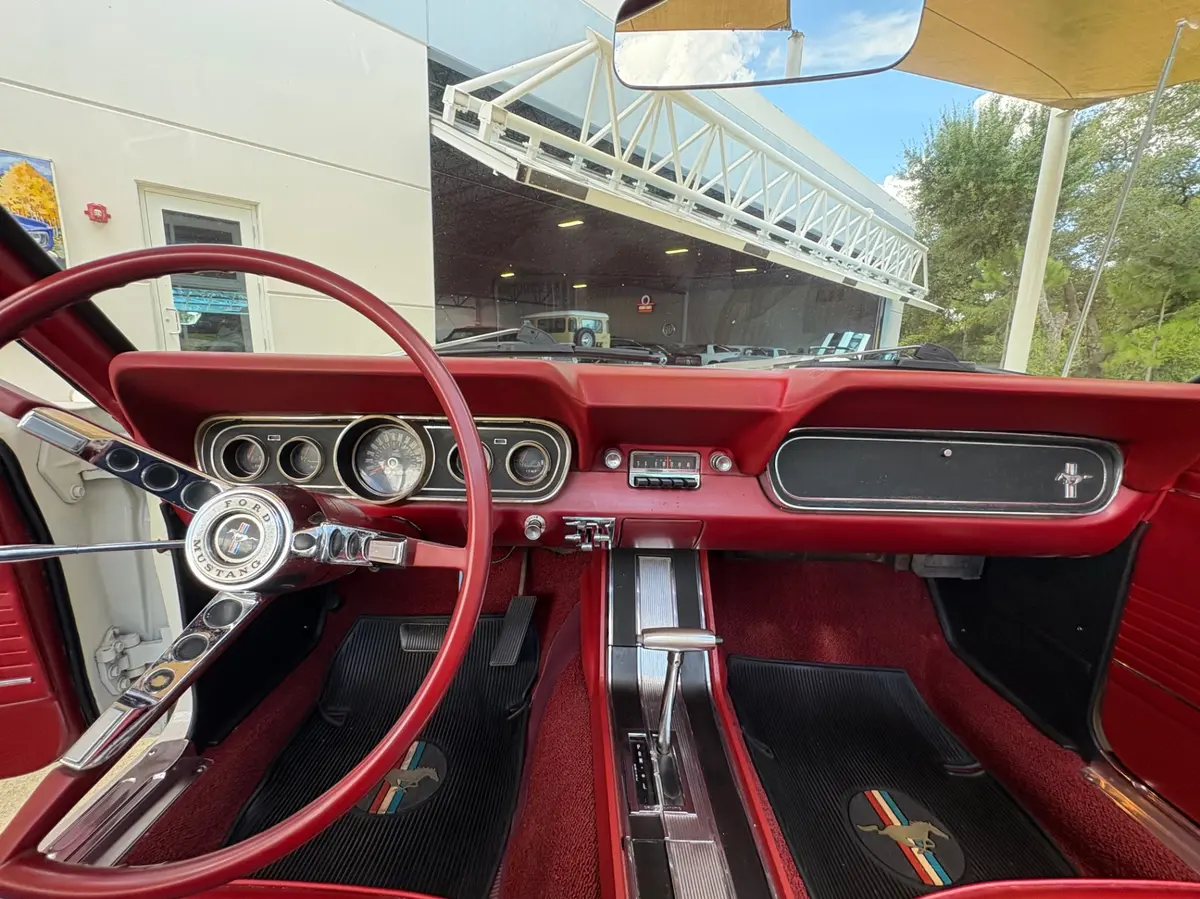 Vehicle photo 42