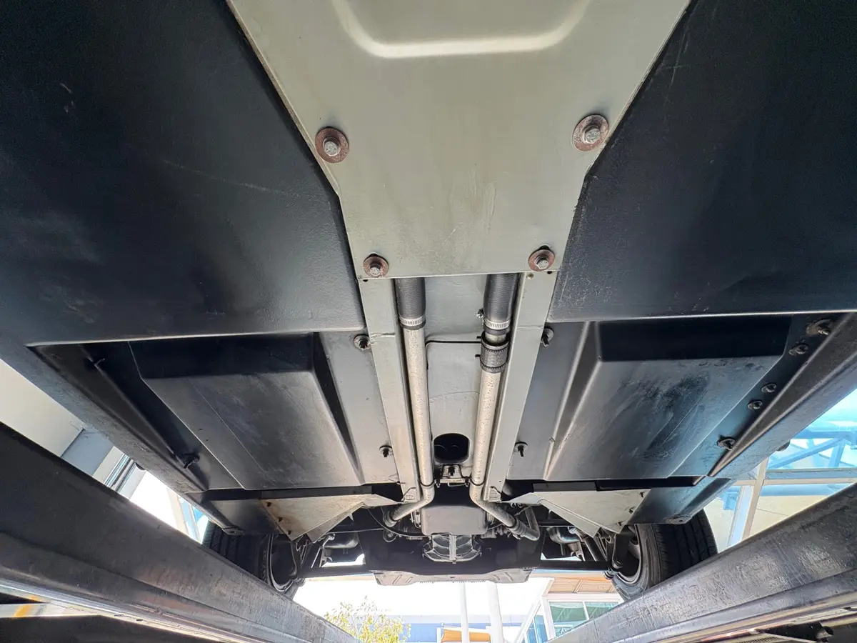 Vehicle photo 62
