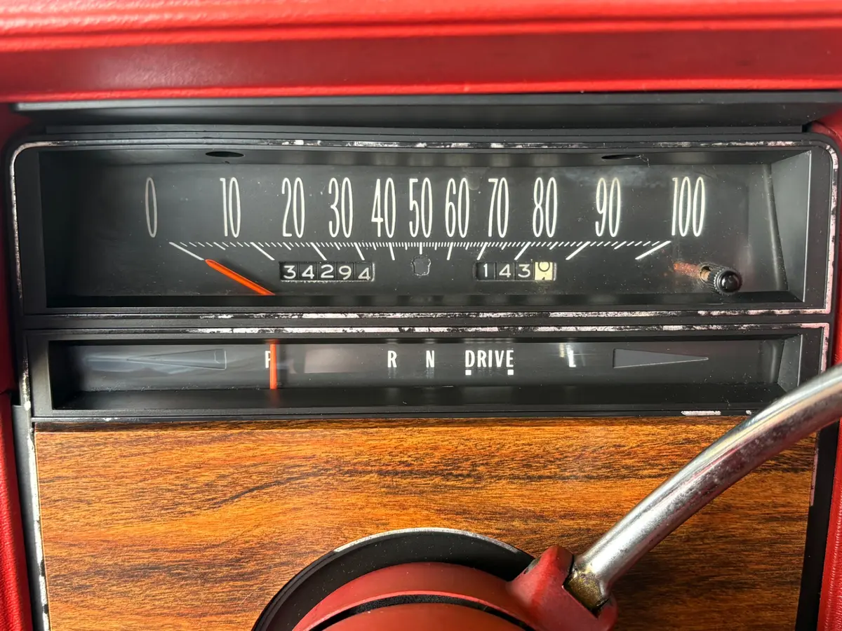 Vehicle photo 38