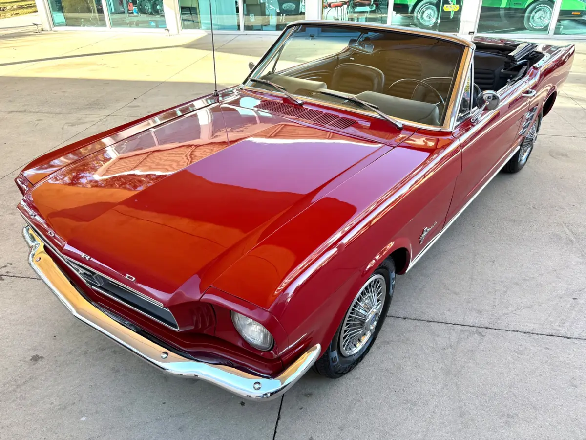 Vehicle photo 21