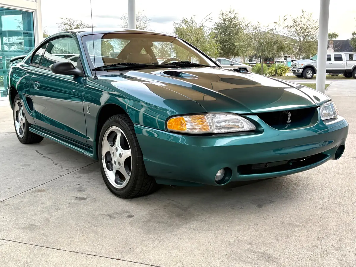 Vehicle photo 4