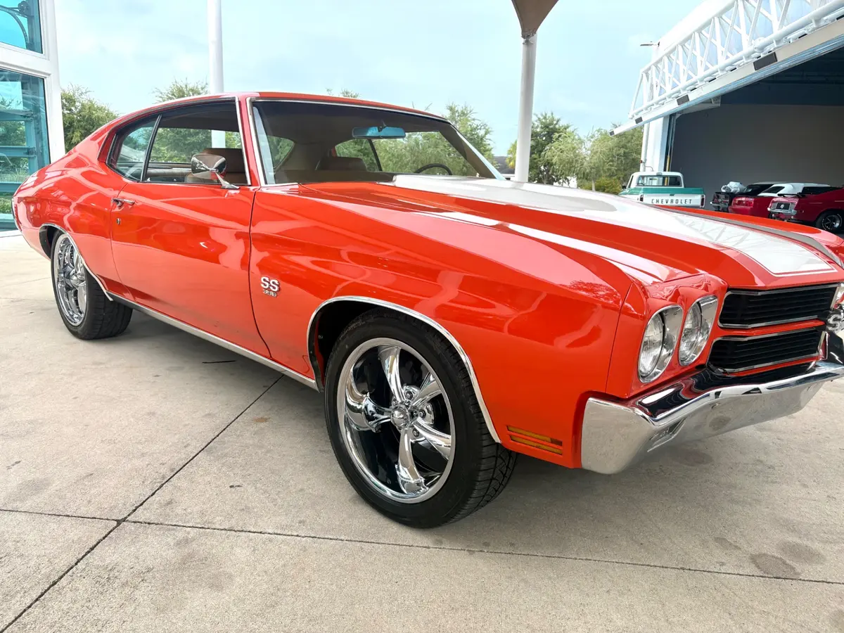 Vehicle photo 20