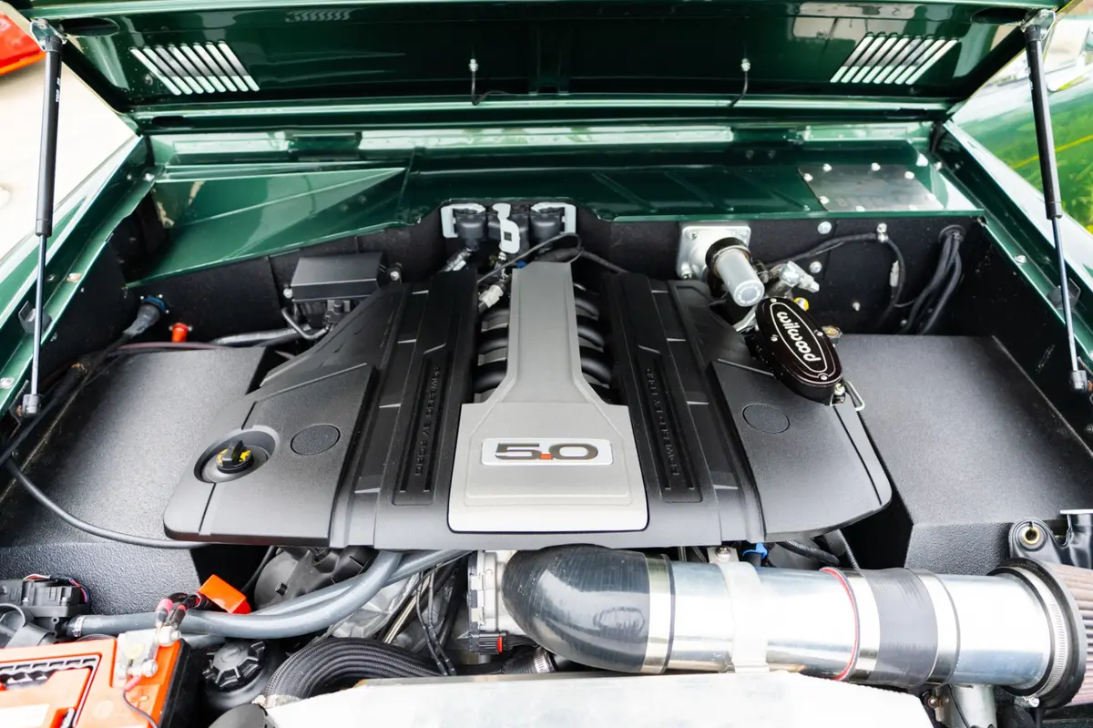 Vehicle photo 34