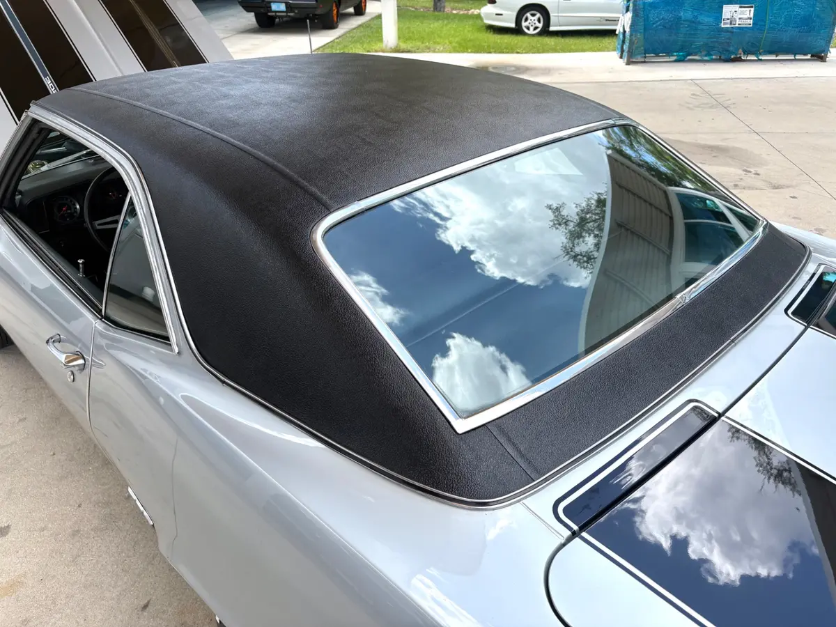 Vehicle photo 28