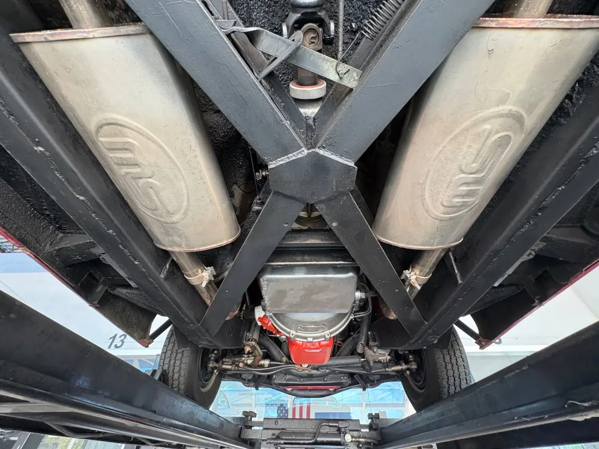 Vehicle photo 54