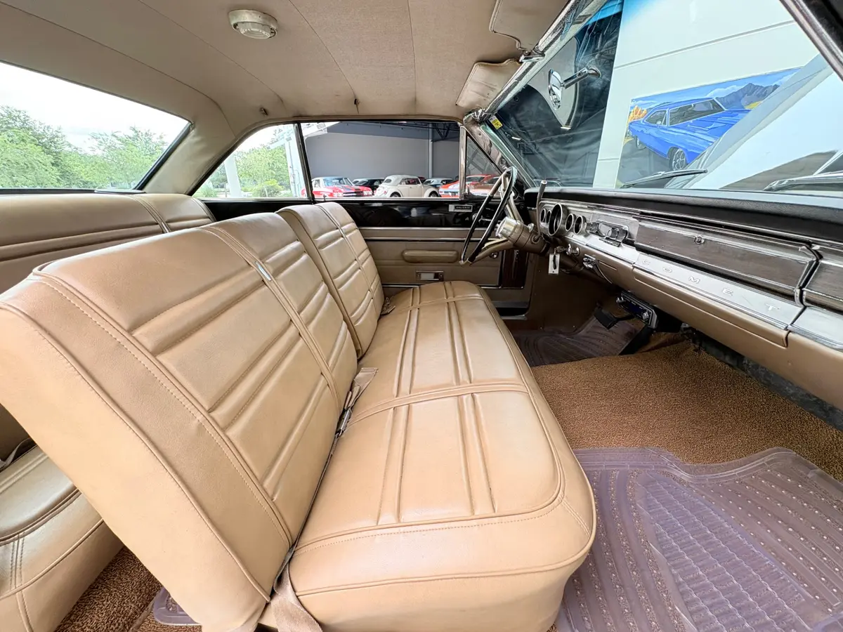 Vehicle photo 41