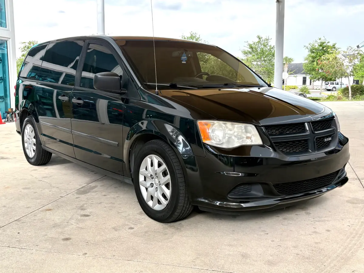 Vehicle photo 4
