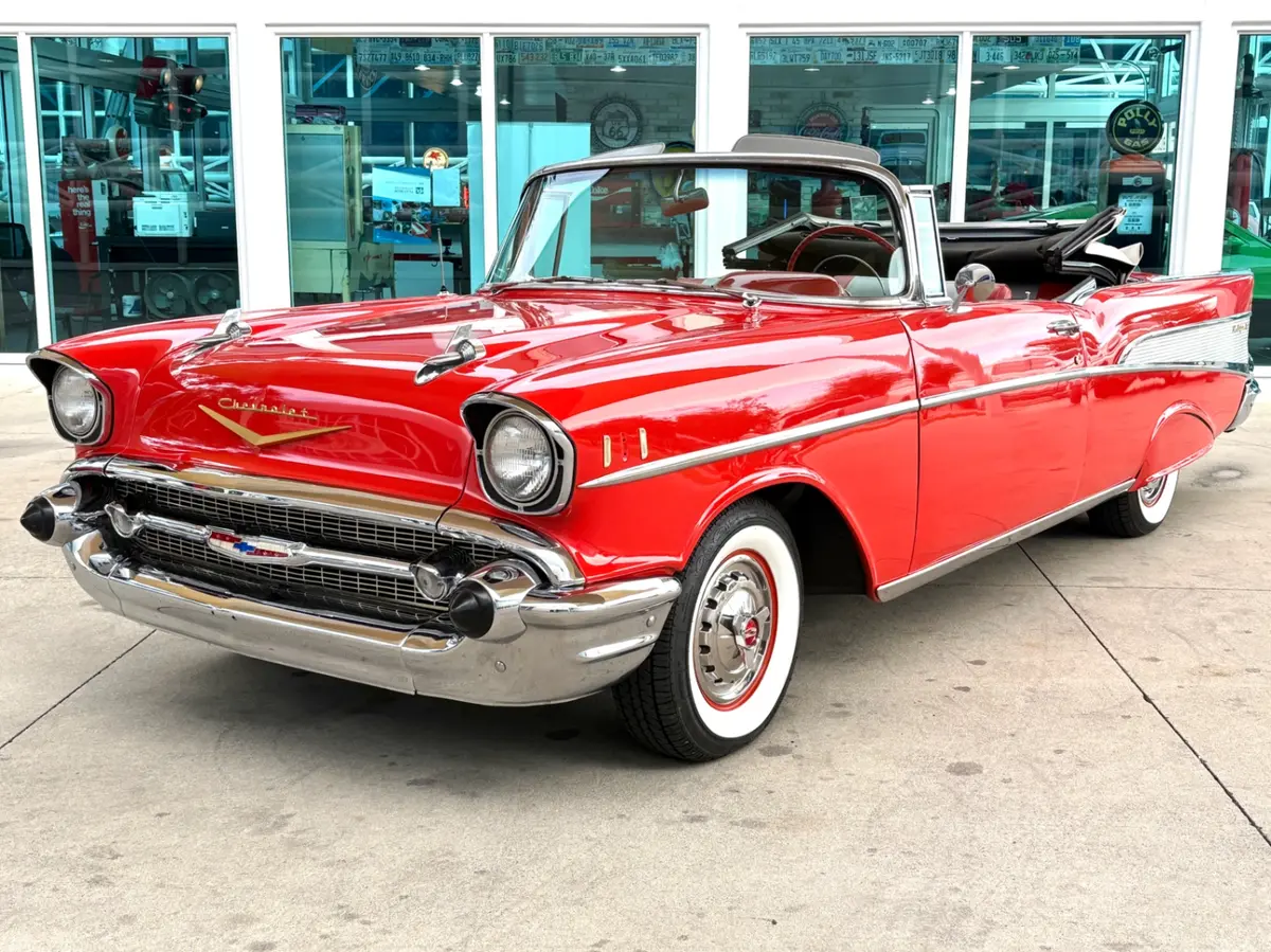 Vehicle photo 12