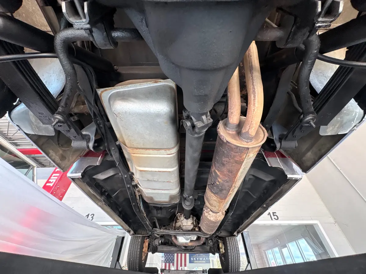 Vehicle photo 45