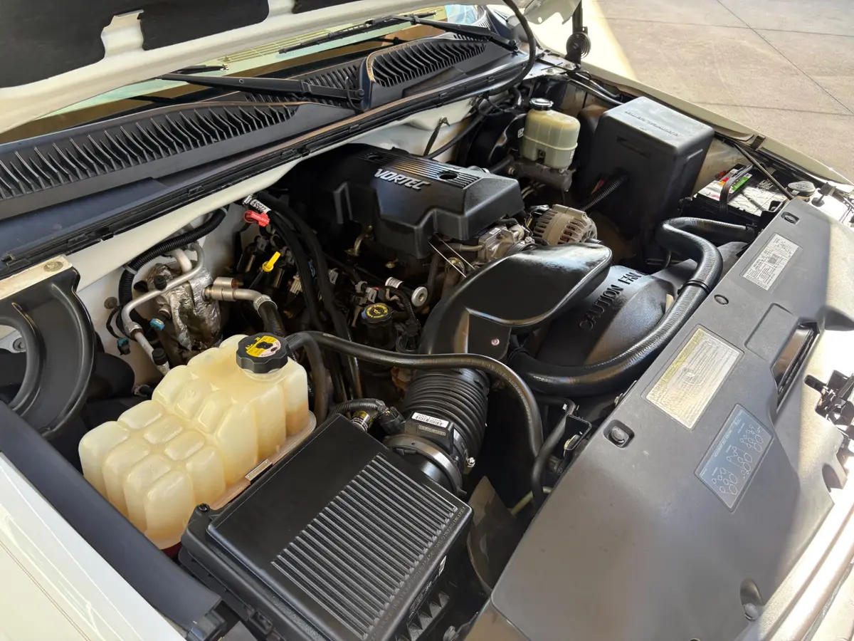 Vehicle photo 28