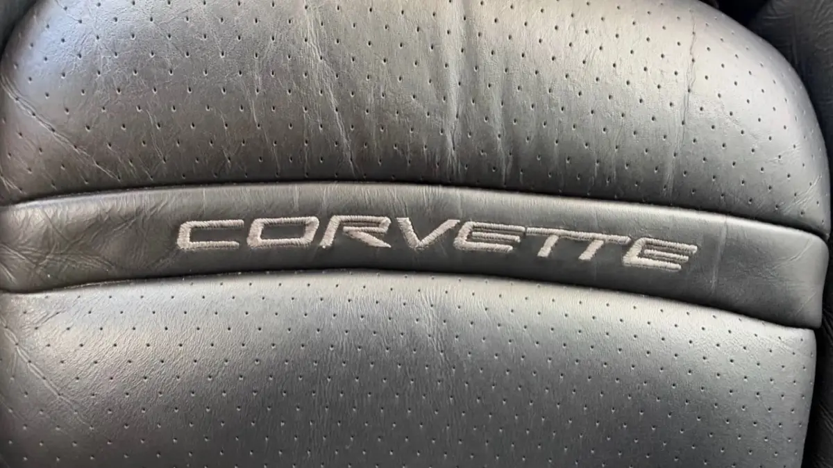 Vehicle photo 46